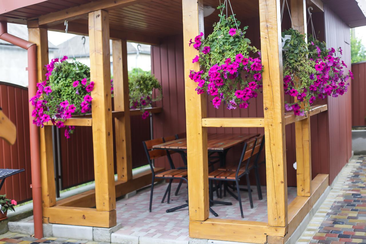 U Maksa Hotel โซโลไชน์ ภายนอก รูปภาพ
