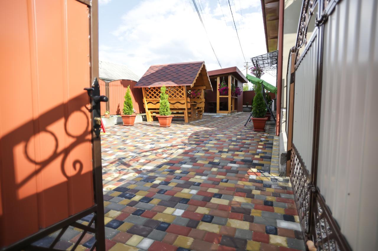 U Maksa Hotel โซโลไชน์ ภายนอก รูปภาพ