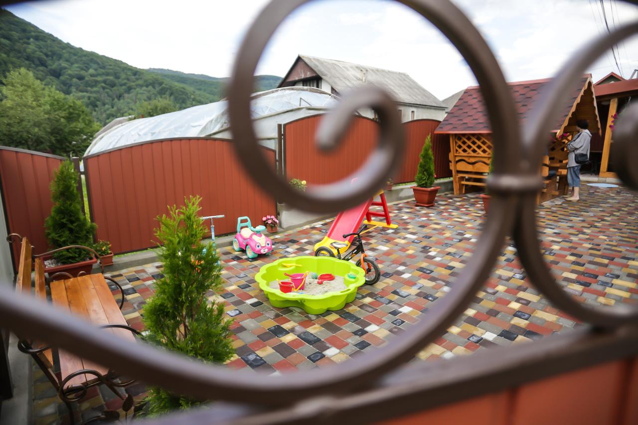 U Maksa Hotel โซโลไชน์ ภายนอก รูปภาพ