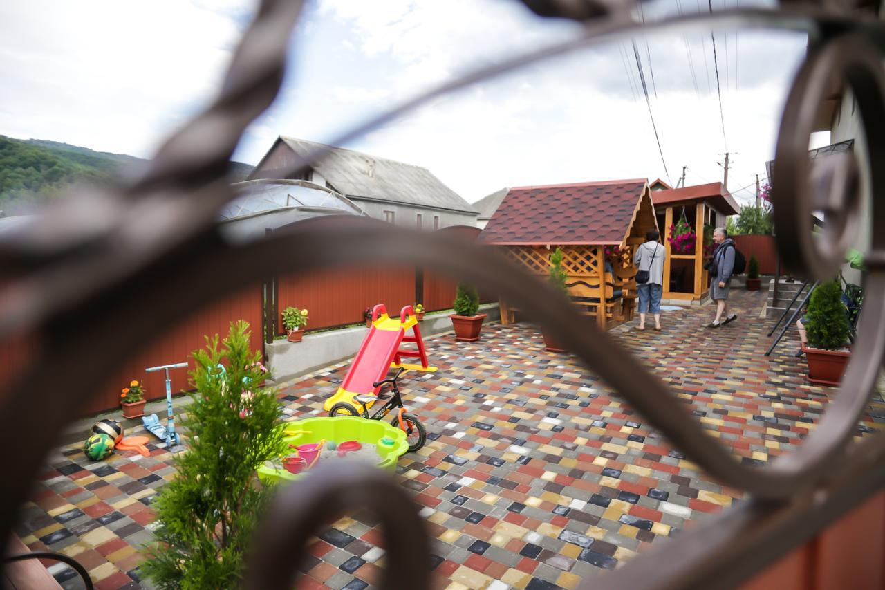 U Maksa Hotel โซโลไชน์ ภายนอก รูปภาพ
