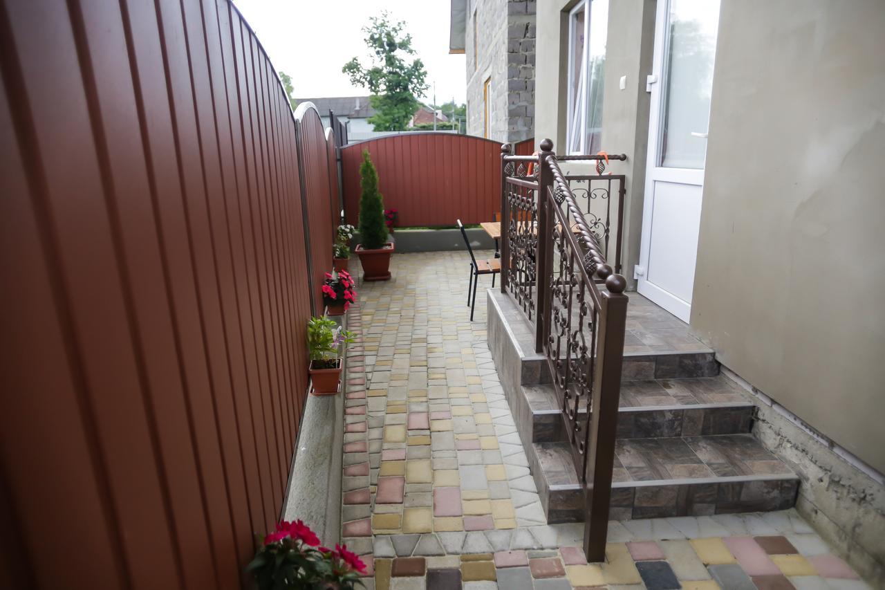 U Maksa Hotel โซโลไชน์ ภายนอก รูปภาพ